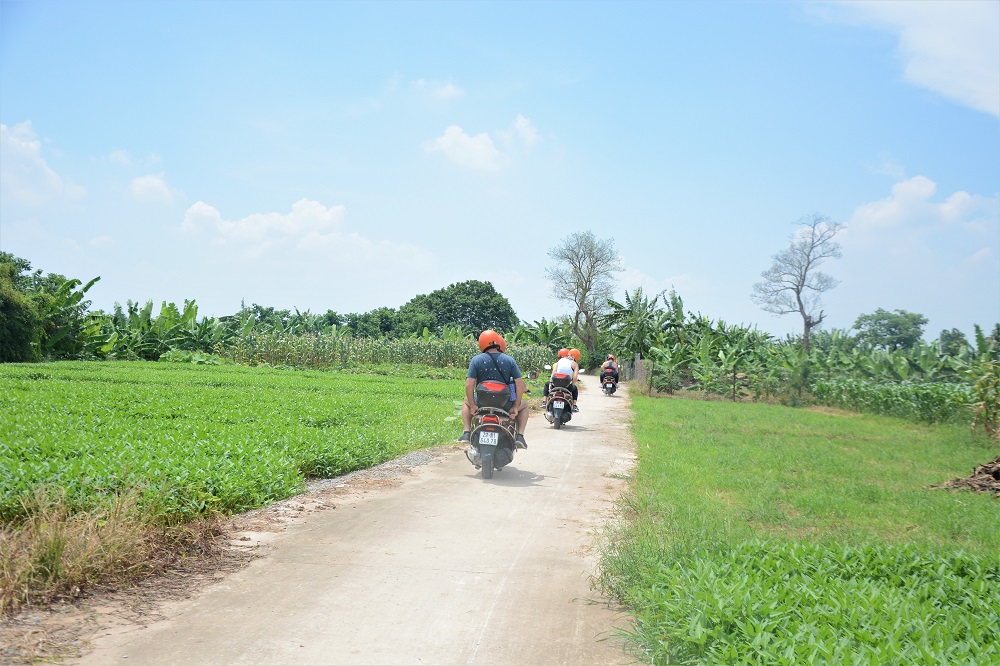 Asia Motorbike Adventures Hanoi – The Original Vespa Tours – Motorbike Tours Hanoi – Hanoi Jeep Tours – Hanoi Bicycle Tours- Hanoi Food Tours