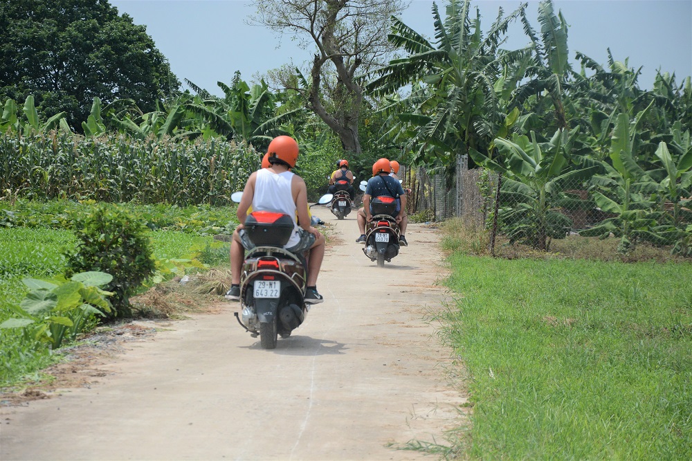 Asia Motorbike Adventures Hanoi – The Original Vespa Tours – Motorbike Tours Hanoi – Hanoi Jeep Tours – Hanoi Bicycle Tours- Hanoi Food Tours