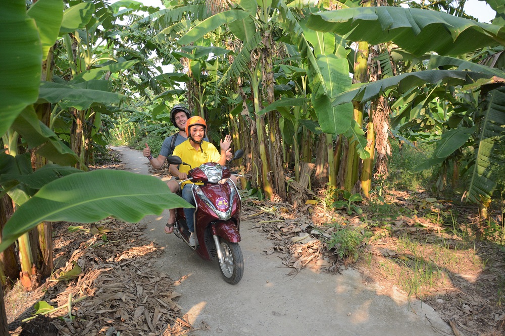Asia Motorbike Adventures Hanoi – The Original Vespa Tours – Motorbike Tours Hanoi – Hanoi Jeep Tours – Hanoi Bicycle Tours- Hanoi Food Tours