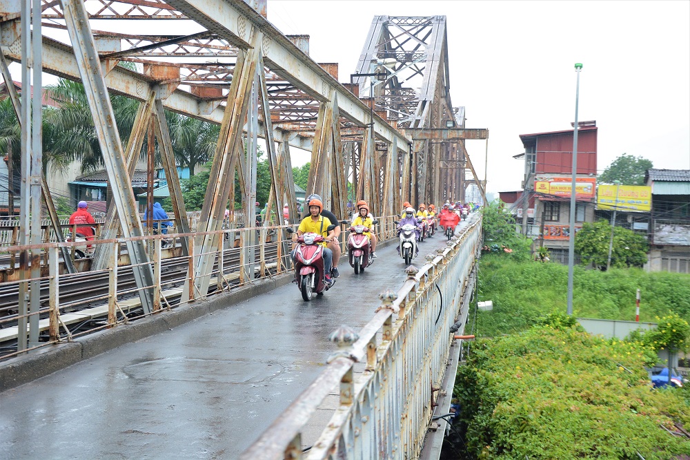 Asia Motorbike Adventures Hanoi – The Original Vespa Tours – Motorbike Tours Hanoi – Hanoi Jeep Tours – Hanoi Bicycle Tours- Hanoi Food Tours