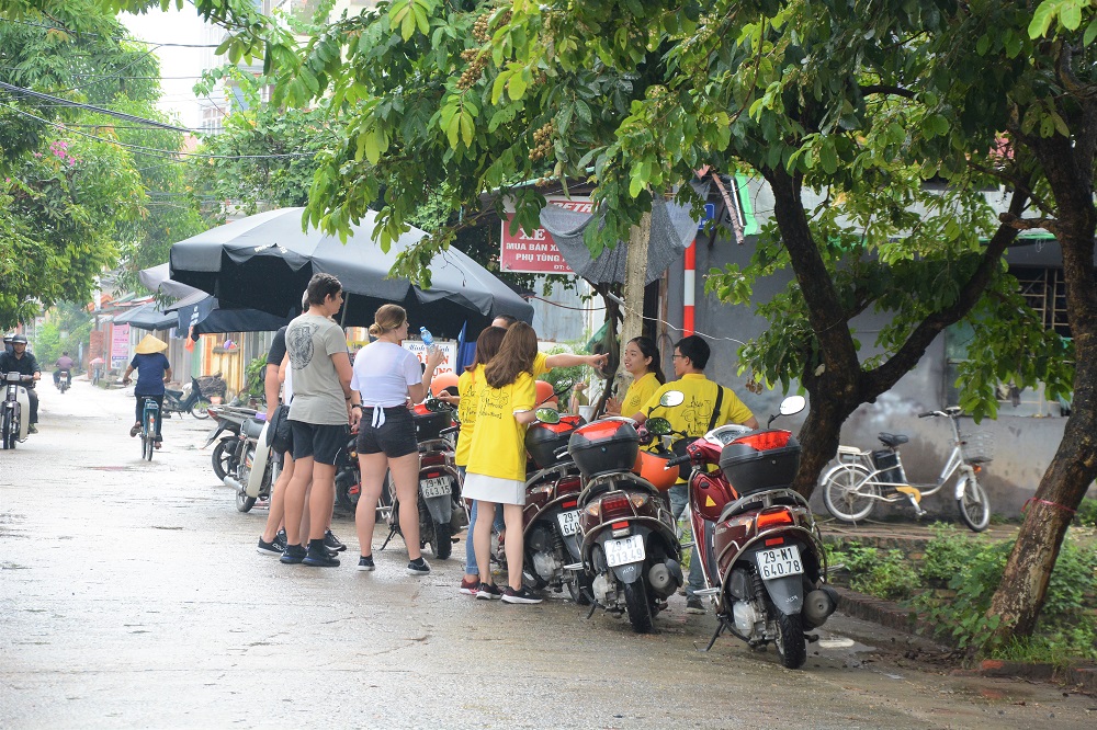 Asia Motorbike Adventures Hanoi – The Original Vespa Tours – Motorbike Tours Hanoi – Hanoi Jeep Tours – Hanoi Bicycle Tours- Hanoi Food Tours