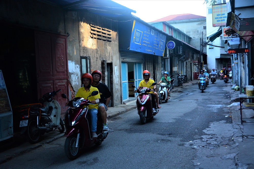 Asia Motorbike Adventures Hanoi – The Original Vespa Tours – Motorbike Tours Hanoi – Hanoi Jeep Tours – Hanoi Bicycle Tours- Hanoi Food Tours