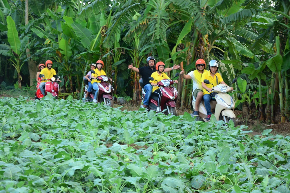 Asia Motorbike Adventures Hanoi – The Original Vespa Tours – Motorbike Tours Hanoi – Hanoi Jeep Tours – Hanoi Bicycle Tours- Hanoi Food Tours