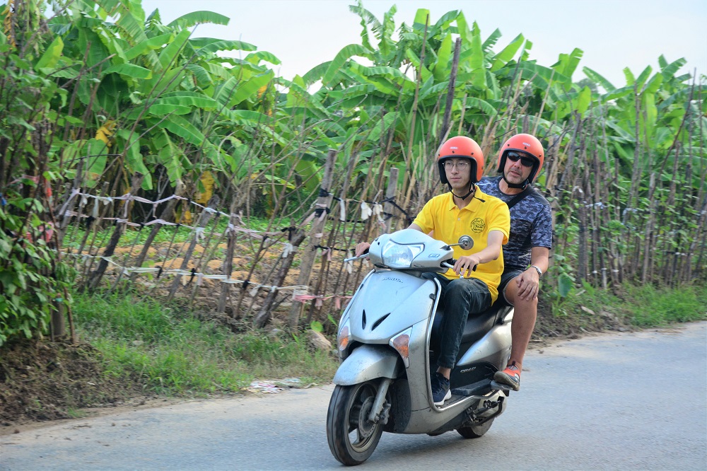 Asia Motorbike Adventures Hanoi – The Original Vespa Tours – Motorbike Tours Hanoi – Hanoi Jeep Tours – Hanoi Bicycle Tours- Hanoi Food Tours