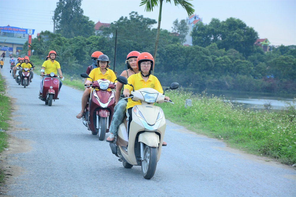 Asia Motorbike Adventures Hanoi – The Original Vespa Tours – Motorbike Tours Hanoi – Hanoi Jeep Tours – Hanoi Bicycle Tours- Hanoi Food Tours