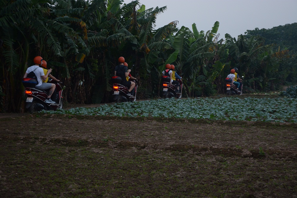 Asia Motorbike Adventures Hanoi – The Original Vespa Tours – Motorbike Tours Hanoi – Hanoi Jeep Tours – Hanoi Bicycle Tours- Hanoi Food Tours