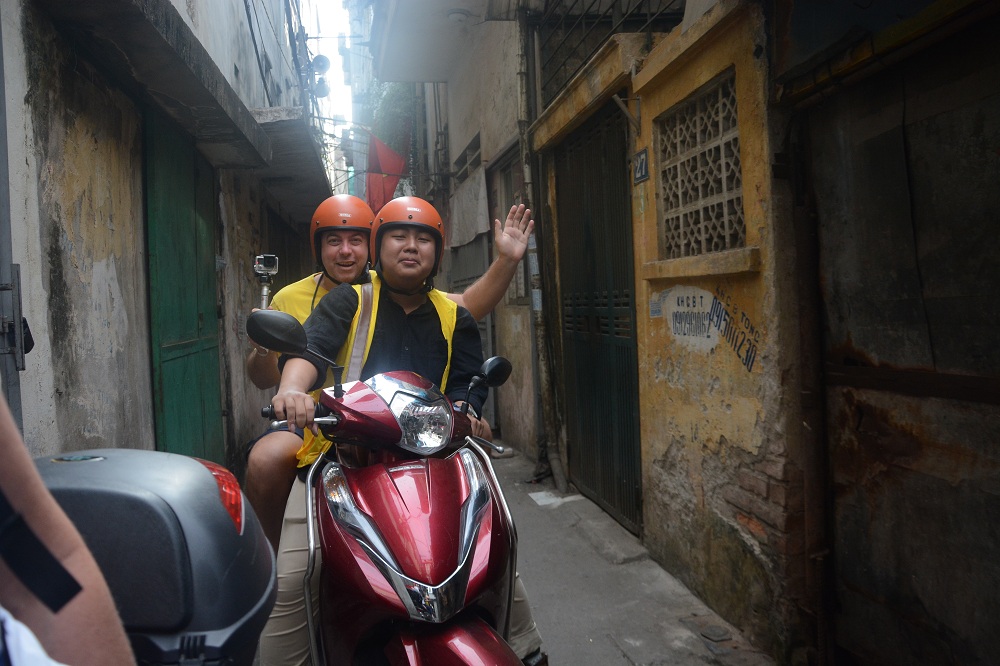 Asia Motorbike Adventures Hanoi – The Original Vespa Tours – Motorbike Tours Hanoi – Hanoi Jeep Tours – Hanoi Bicycle Tours- Hanoi Food Tours