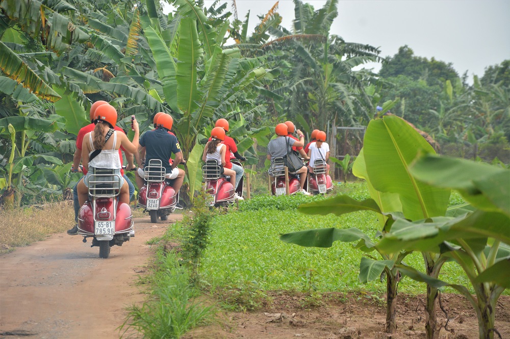 Asia Motorbike Adventures Hanoi – The Original Vespa Tours – Motorbike Tours Hanoi – Hanoi Jeep Tours – Hanoi Bicycle Tours- Hanoi Food Tours