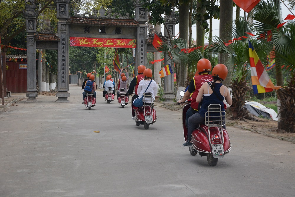Asia Motorbike Adventures Hanoi – The Original Vespa Tours – Motorbike Tours Hanoi – Hanoi Jeep Tours – Hanoi Bicycle Tours- Hanoi Food Tours
